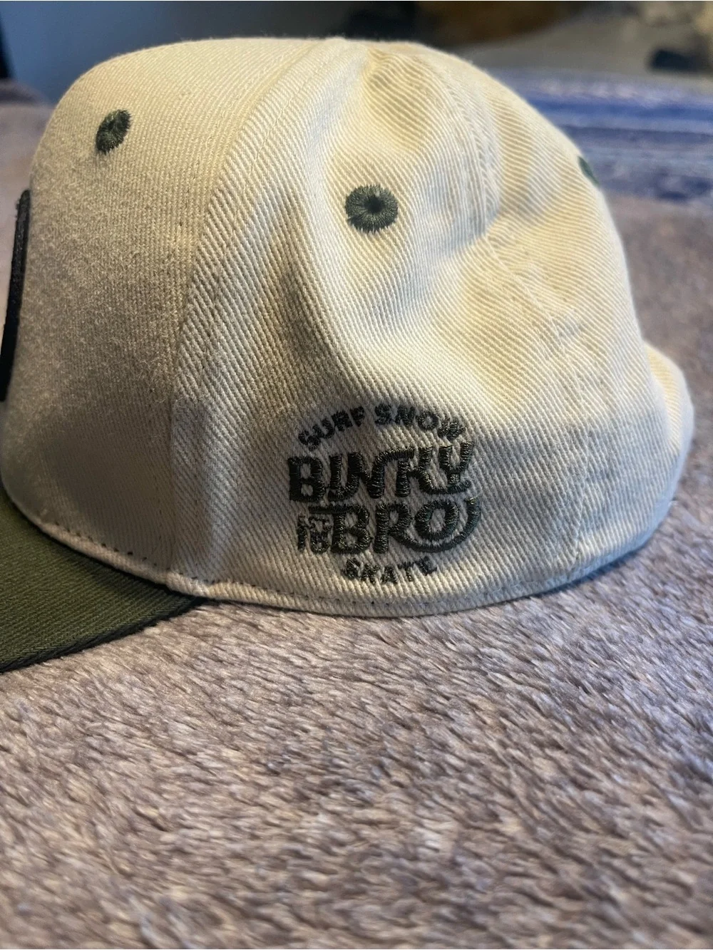 Kids Two-Tone Binky Bro Surf & Snow Cap - Green and Cream. Size INFANT